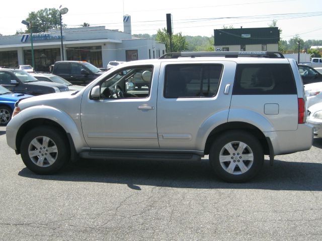 Nissan Pathfinder 2005 photo 4