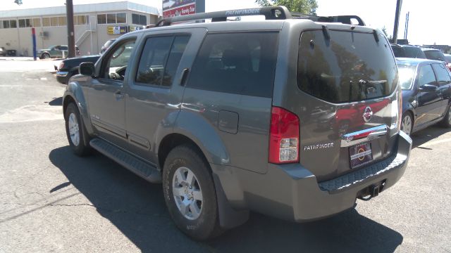 Nissan Pathfinder 2005 photo 1