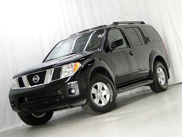 Nissan Pathfinder 2005 photo 2