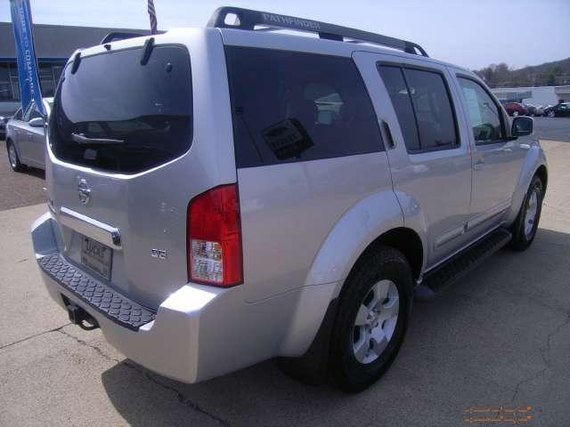 Nissan Pathfinder 2005 photo 4