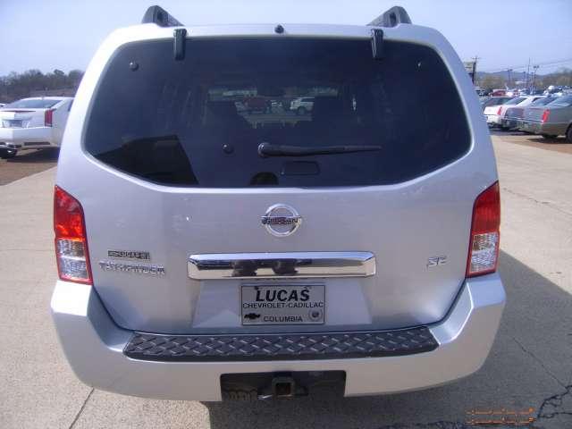 Nissan Pathfinder 2005 photo 5