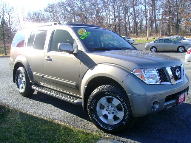 Nissan Pathfinder 2005 photo 1