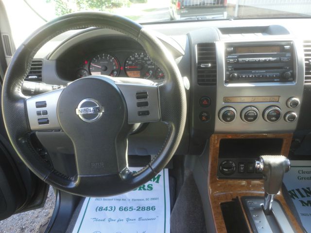 Nissan Pathfinder 2005 photo 14