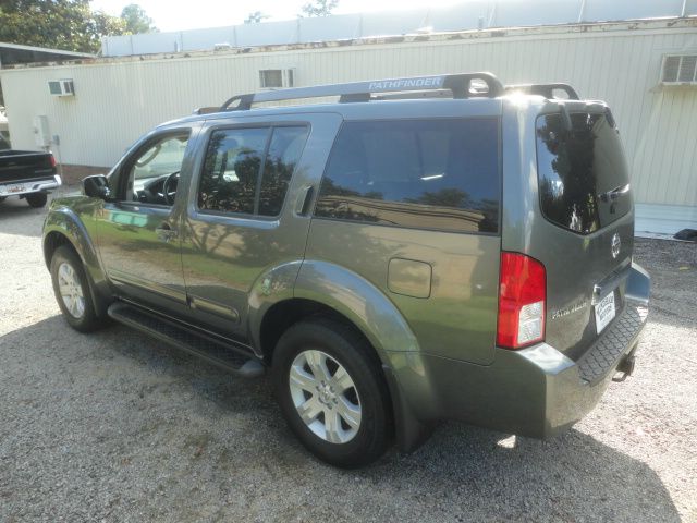 Nissan Pathfinder 2005 photo 18