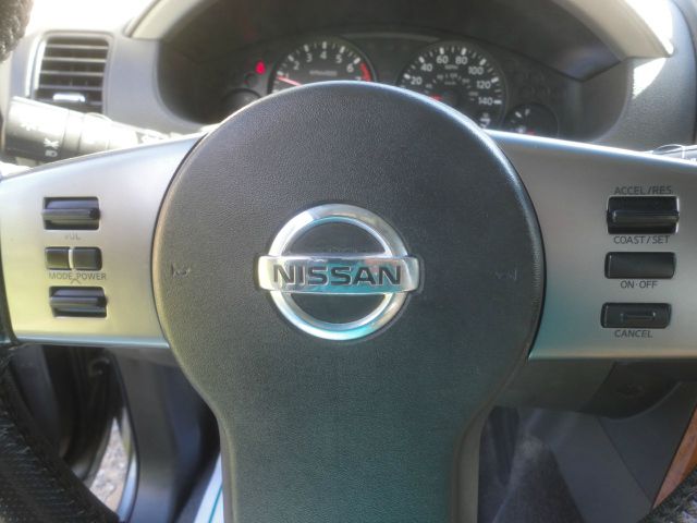 Nissan Pathfinder 2005 photo 20