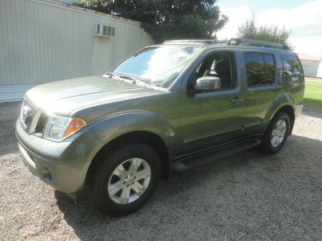 Nissan Pathfinder 2005 photo 21