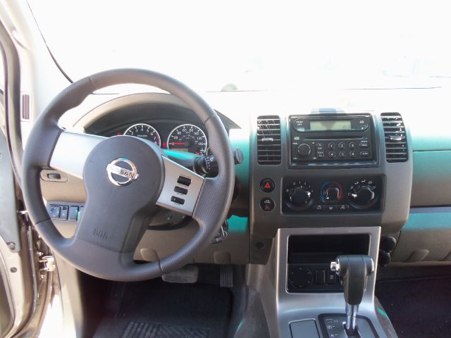 Nissan Pathfinder 2005 photo 6