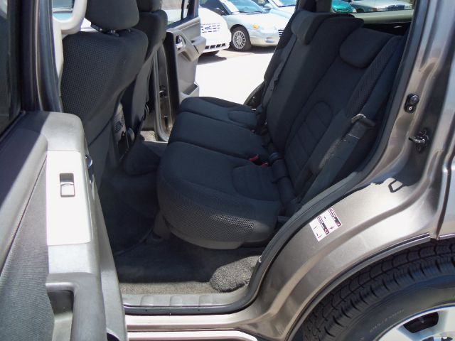 Nissan Pathfinder 2005 photo 9