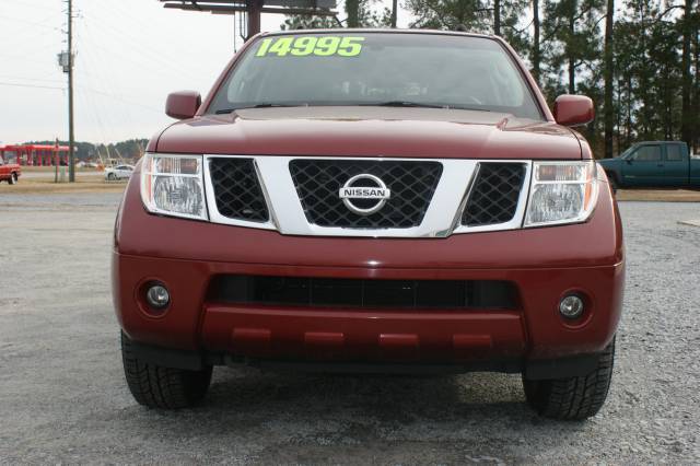 Nissan Pathfinder 2005 photo 1