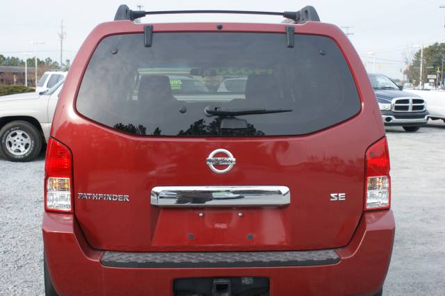 Nissan Pathfinder 2005 photo 3