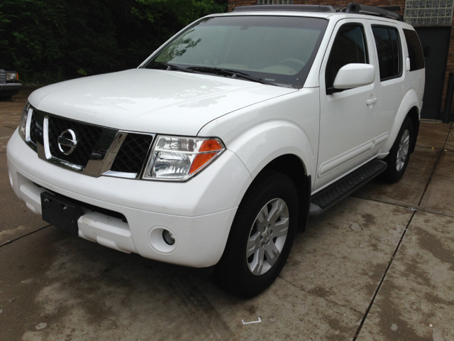 Nissan Pathfinder 2005 photo 4