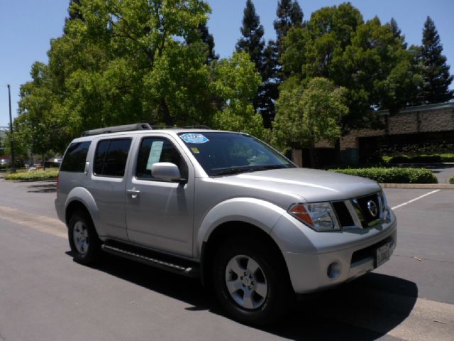 Nissan Pathfinder EX-L W/ DVD System SUV