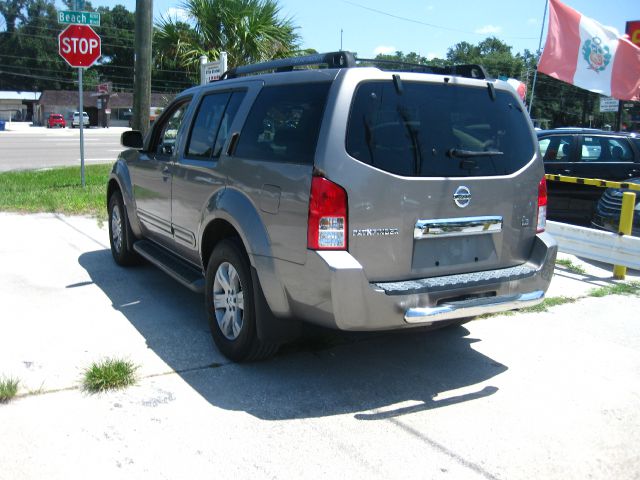 Nissan Pathfinder 2005 photo 1