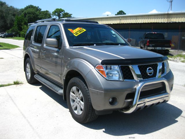 Nissan Pathfinder 2005 photo 3