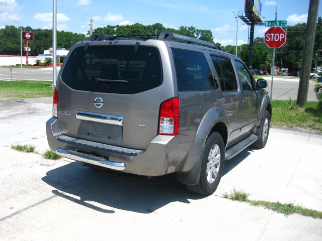 Nissan Pathfinder 2005 photo 4