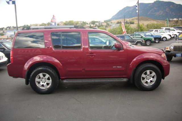 Nissan Pathfinder 2005 photo 5