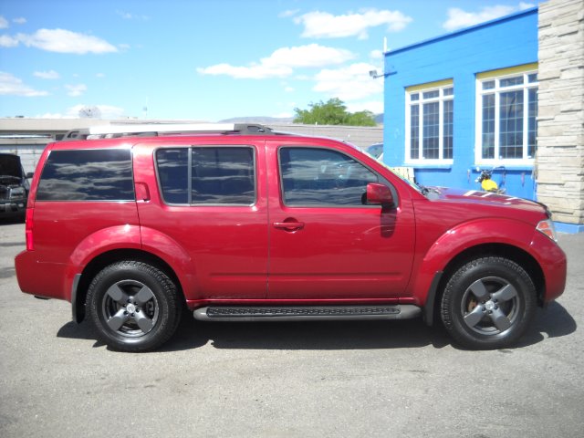 Nissan Pathfinder 2005 photo 3