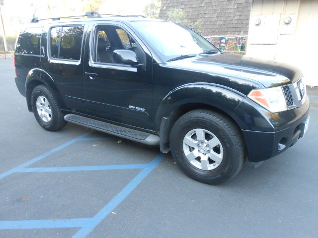 Nissan Pathfinder 2005 photo 3