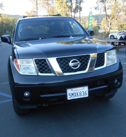 Nissan Pathfinder 2005 photo 4