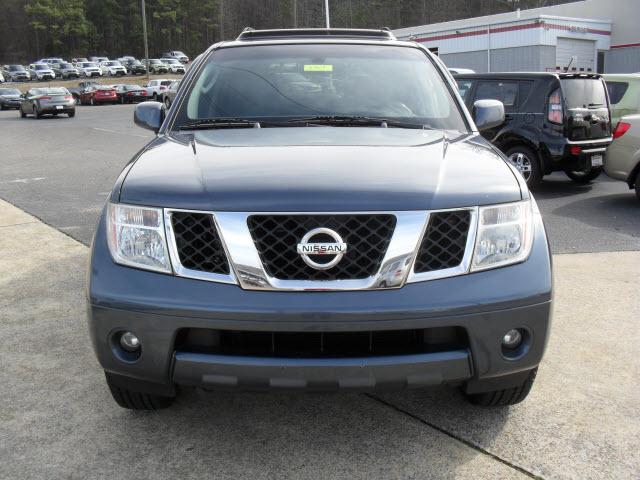 Nissan Pathfinder 2005 photo 1