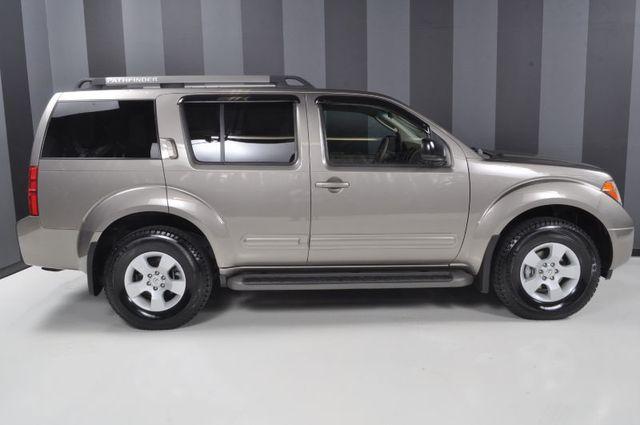 Nissan Pathfinder 2005 photo 3