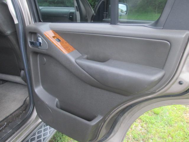 Nissan Pathfinder 2005 photo 10