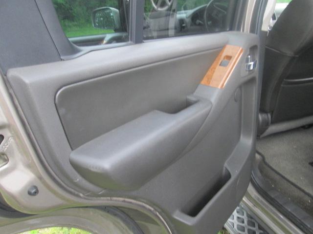 Nissan Pathfinder 2005 photo 11