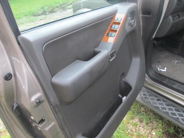 Nissan Pathfinder 2005 photo 15