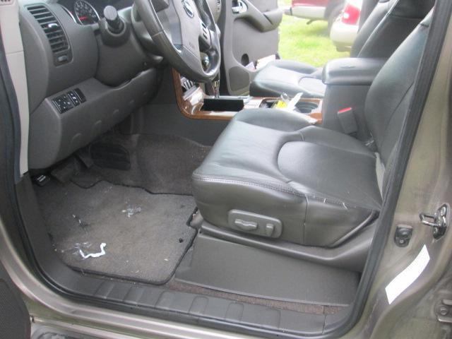 Nissan Pathfinder 2005 photo 16