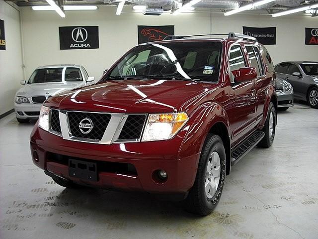 Nissan Pathfinder 2005 photo 1