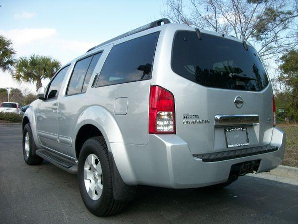 Nissan Pathfinder 2005 photo 4