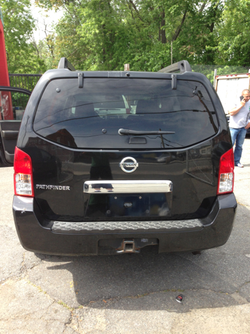 Nissan Pathfinder 2005 photo 3