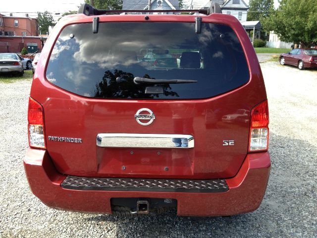 Nissan Pathfinder 2005 photo 1