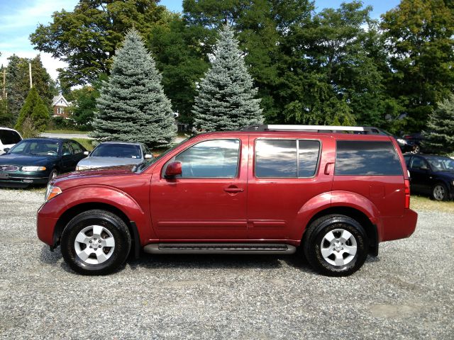 Nissan Pathfinder 2005 photo 4