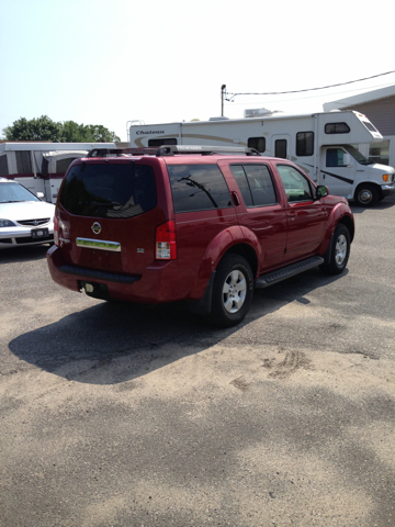 Nissan Pathfinder 2005 photo 1