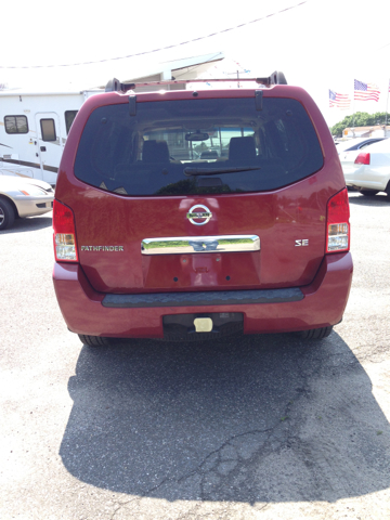 Nissan Pathfinder 2005 photo 2