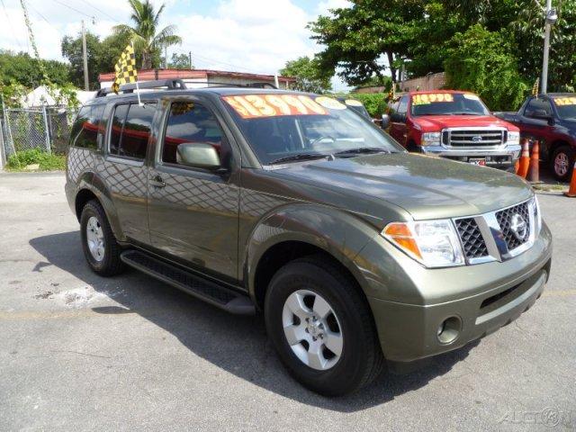 Nissan Pathfinder 2005 photo 0