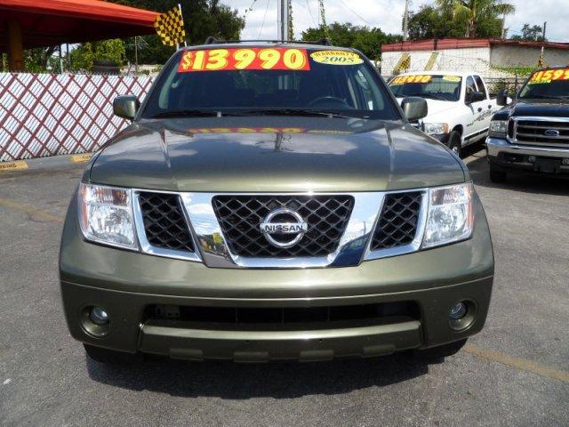 Nissan Pathfinder 2005 photo 1