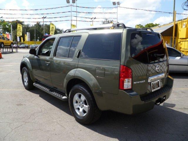 Nissan Pathfinder 2005 photo 3