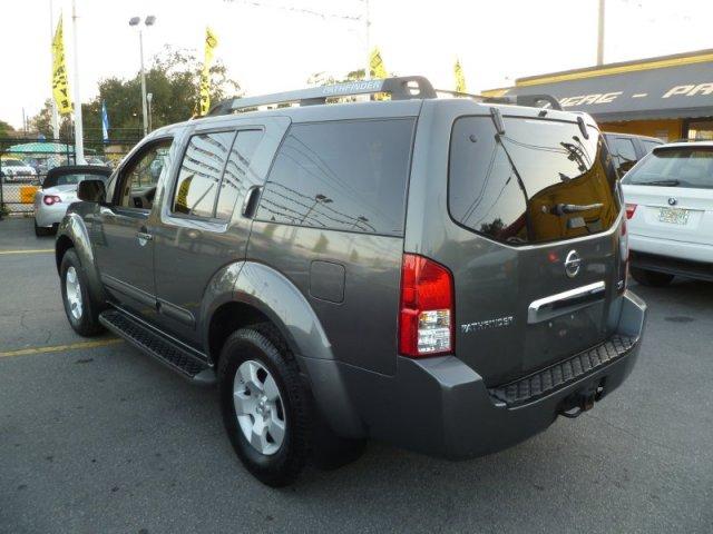 Nissan Pathfinder 2005 photo 3