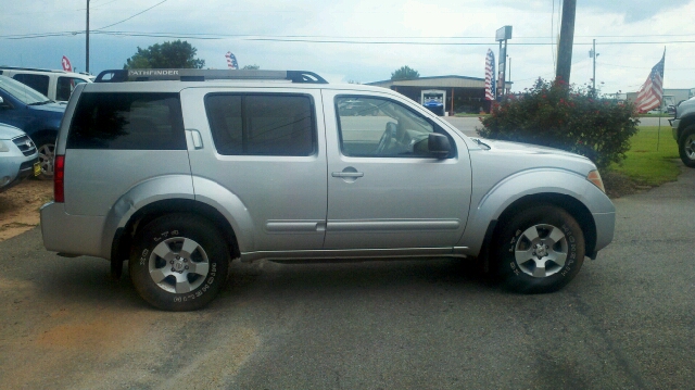 Nissan Pathfinder 2005 photo 4