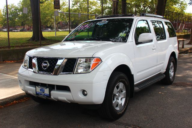 Nissan Pathfinder 2005 photo 4