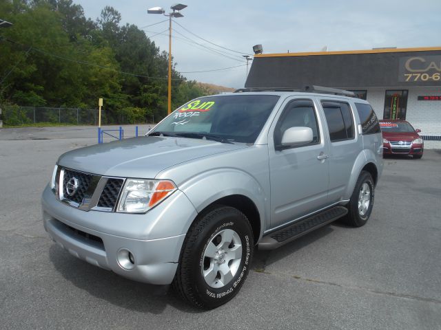 Nissan Pathfinder 2005 photo 4