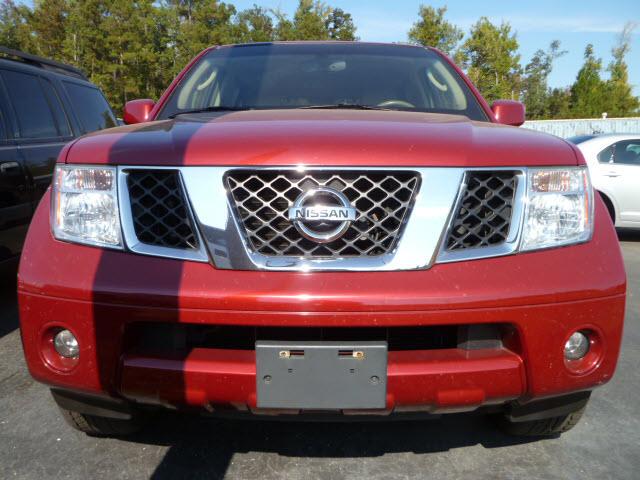 Nissan Pathfinder 2005 photo 4