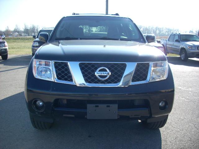 Nissan Pathfinder 2005 photo 1