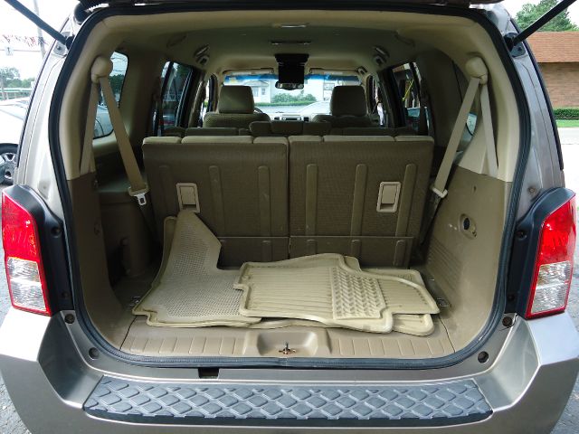 Nissan Pathfinder 2005 photo 3