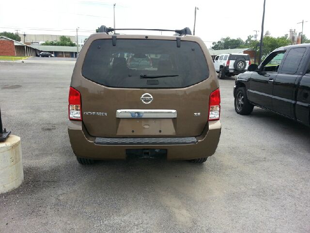 Nissan Pathfinder 2005 photo 1