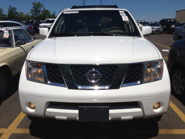 Nissan Pathfinder 2005 photo 24