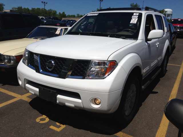 Nissan Pathfinder 2005 photo 25