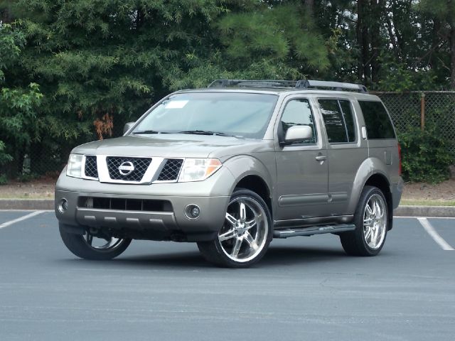 Nissan Pathfinder 2005 photo 3